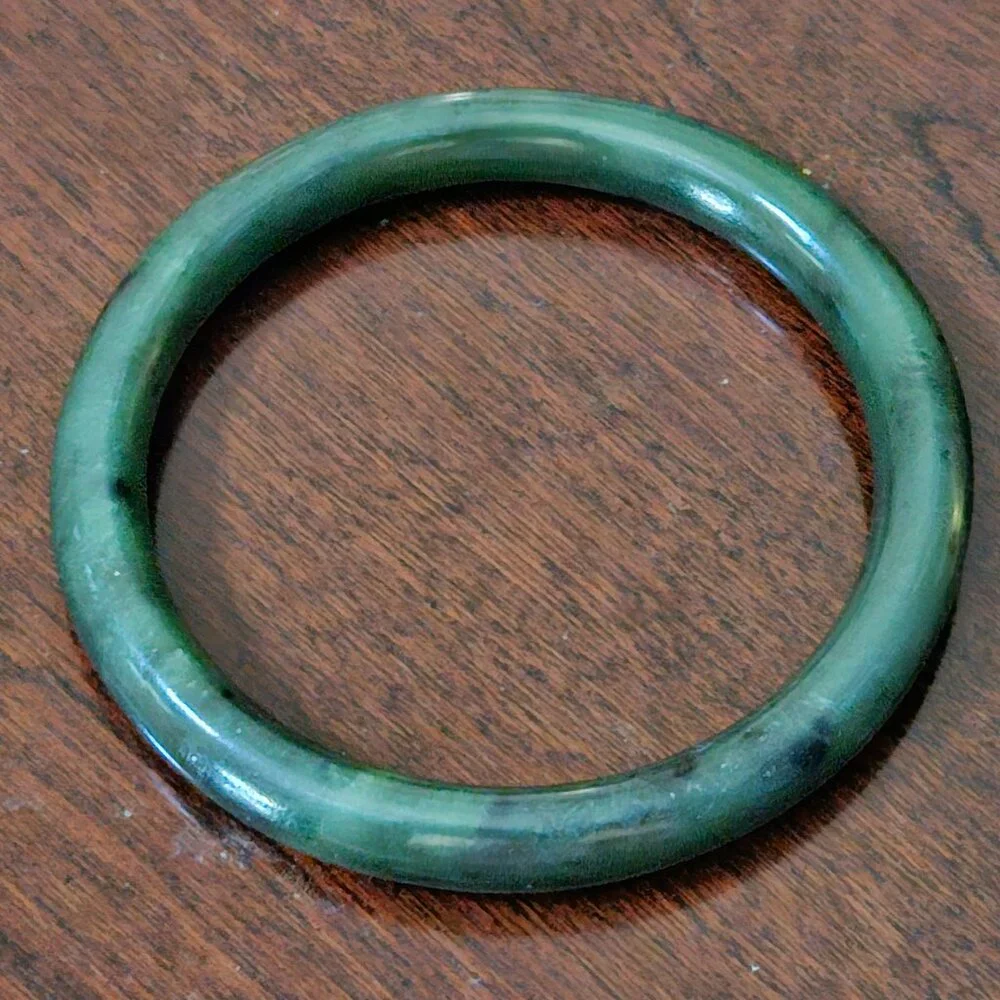 RARE VINTAGE ESTATE GUMPS GUMP'S LEAF GREEN NEPHRITE JADE HEAVY BRACELET BANGLE
